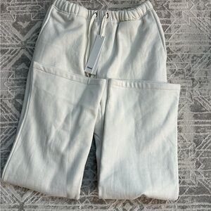 Elwood White Straight Leg Pants